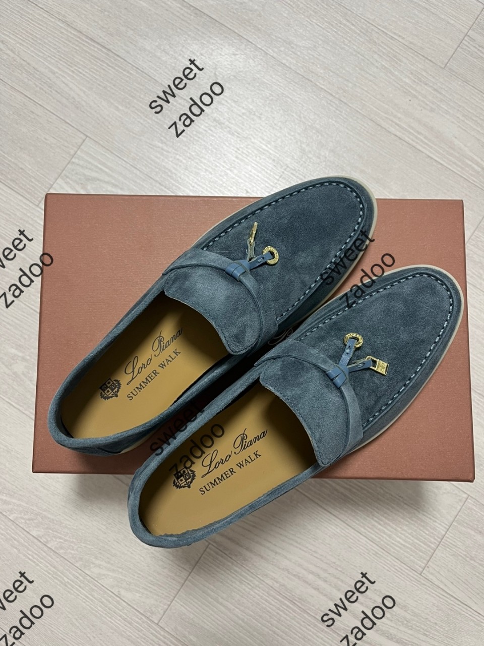 로로피아나신발