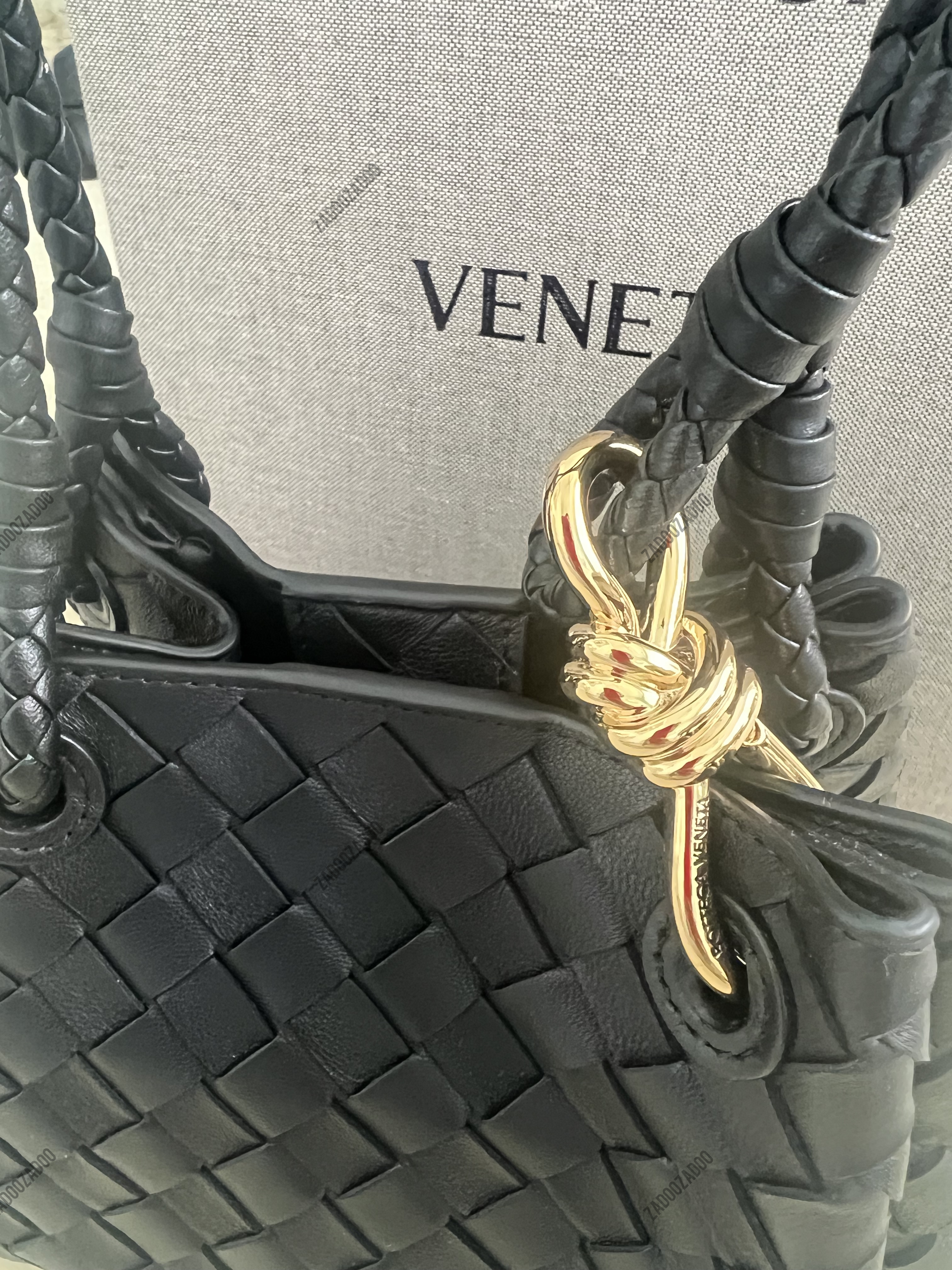 보테가베네타 패러슈트