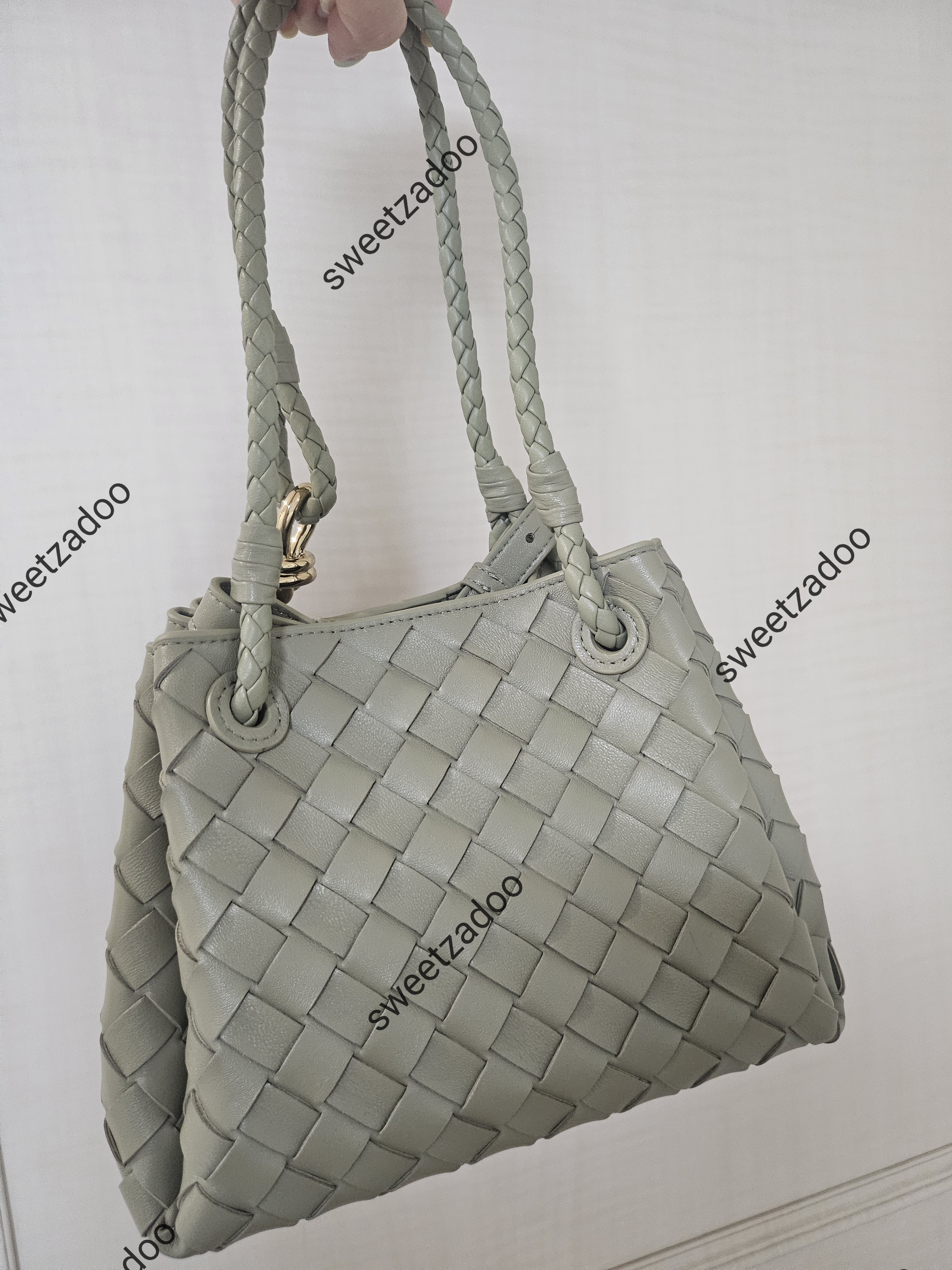 보테가베네타 패러슈트