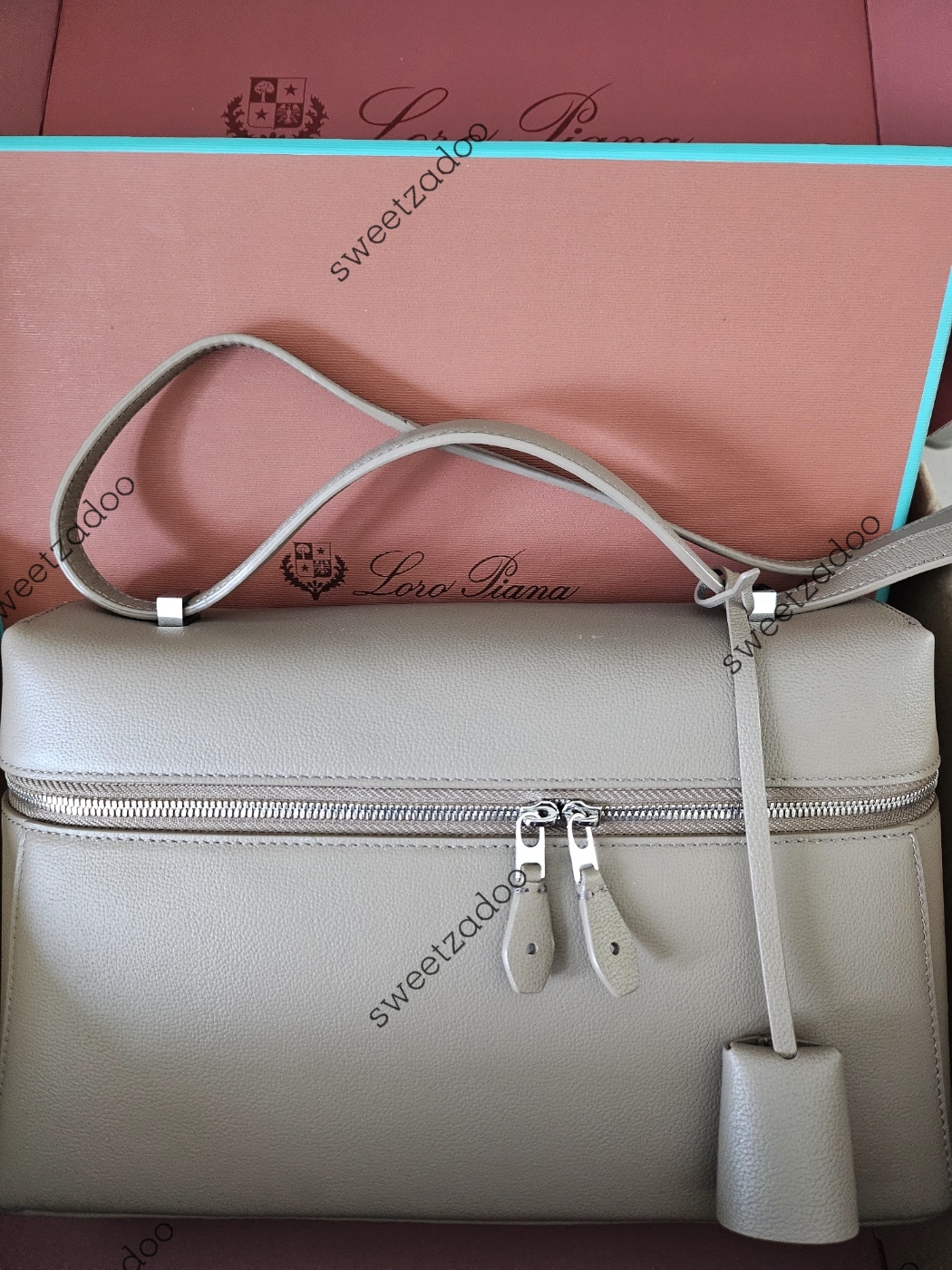 로로피아나가방