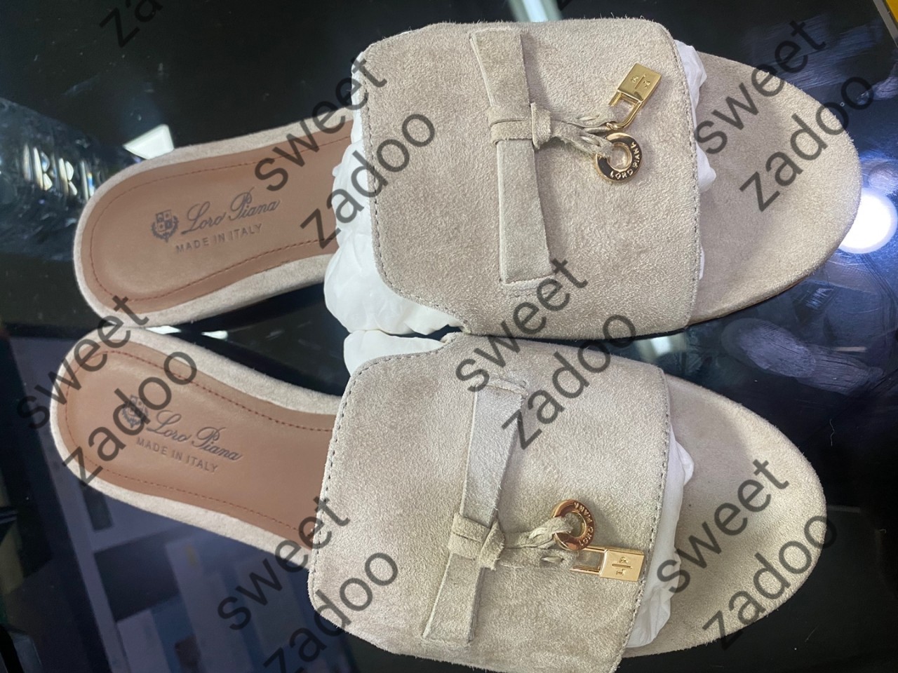 로로피아나신발