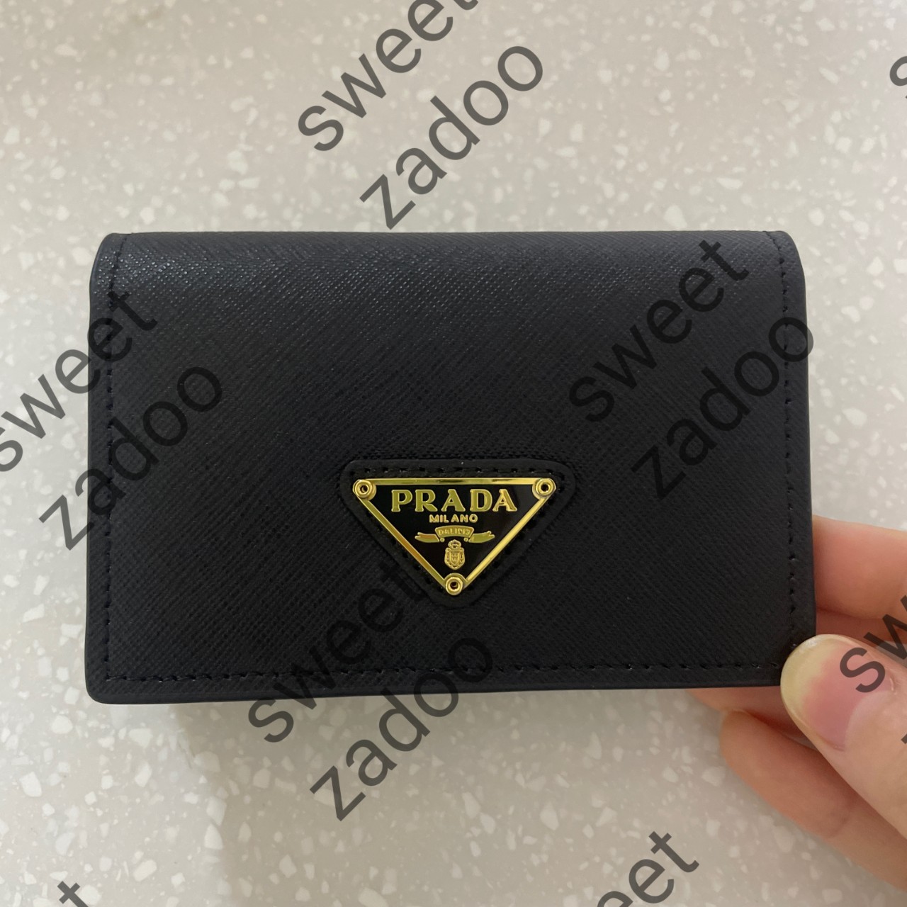 프라다지갑