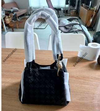 보테가베네타 패러슈트