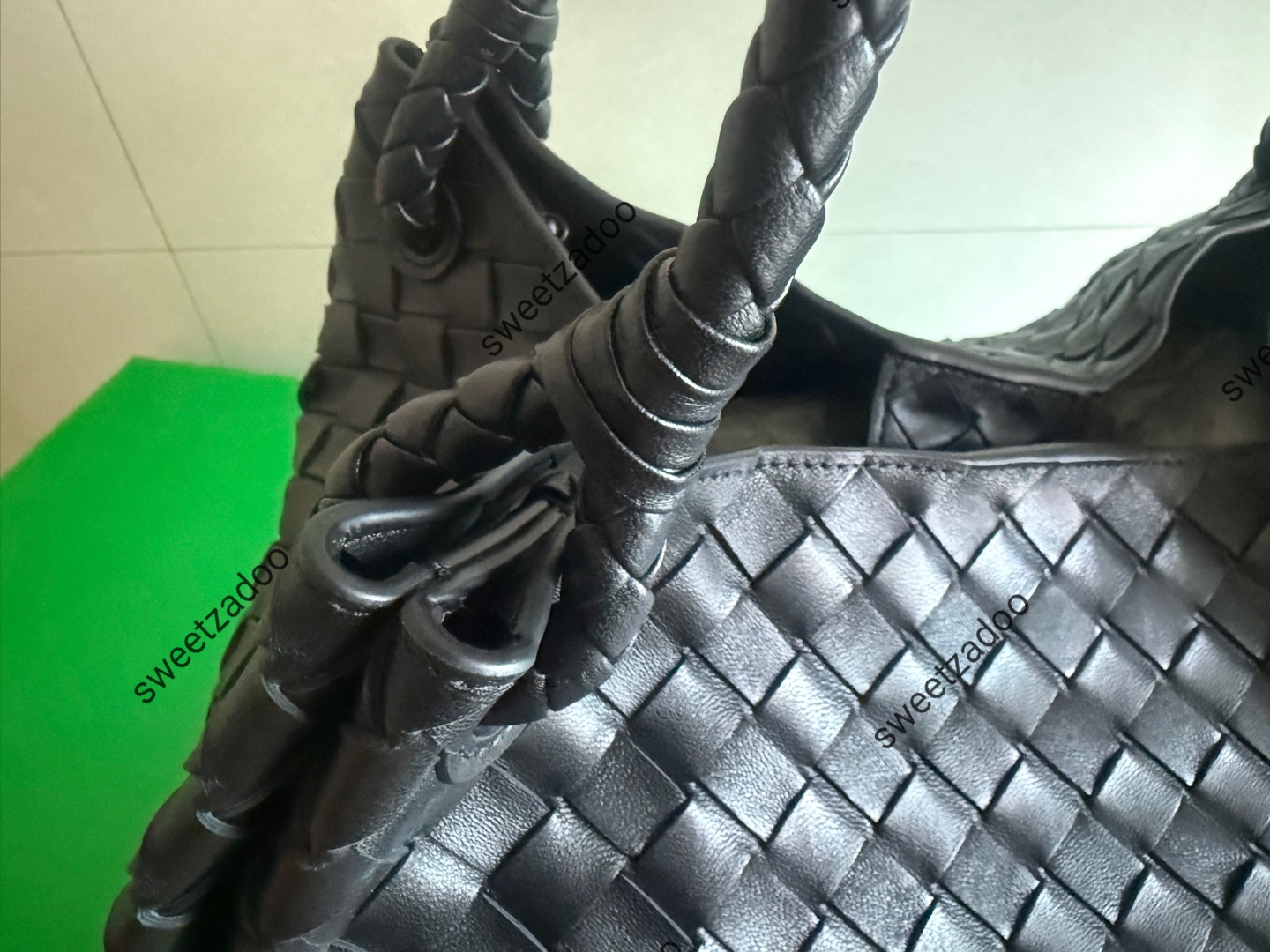 보테가베네타 패러슈트